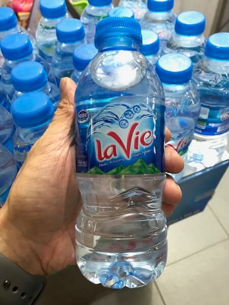 nước khoáng Lavie chai nhỏ